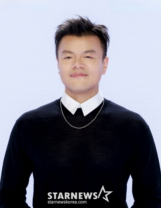 (서울=뉴스1) 허경 기자 = 이재명 대통령이 2025년 9월 9일 대중문화교류위원회 공동위원장에 박진영 JYP엔터테인먼트 대표 프로듀서를 임명했다. (대통령실 제공. 재판매 및 DB 금지) 2025.9.9/뉴스1 Copyright © 뉴스1. All rights reserved. 무단 전재 및 재배포, AI학습 이용 금지. /사진=(서울=뉴스1) 허경 기자