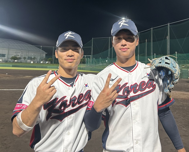 유신고 오재원(왼쪽)과 부산고 안지원. /사진=대한야구소프트볼협회 제공 