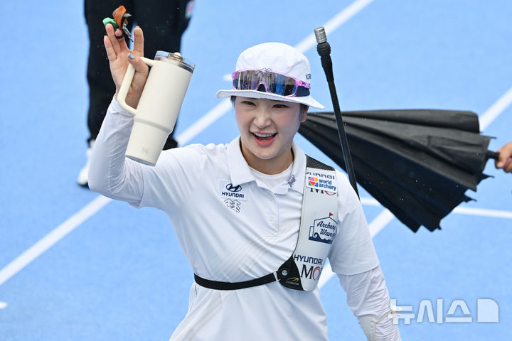 한국 양궁 여자 리커브 국가대표팀 강채영이 12일 광주 5·18 민주광장에서 열린 '광주 2025 현대 세계선수권대회' 여자 개인전 결승 진출을 확정했다. /사진=뉴시스 제공