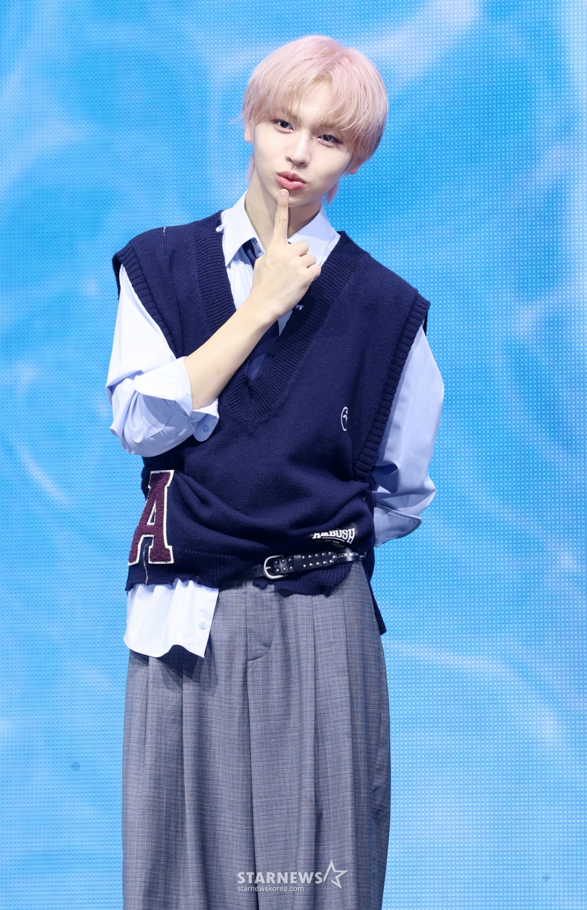 그룹 아이딧 추유찬이 15일 서울 광진구 예스24라이브홀에서 진행된 첫 번째 미니 앨범 '아이 디드 잇.(I did it.)' 발매 기념 쇼케이스에서 포즈를 취하고 있다. /2025.09.15 /사진=김휘선 hwijpg@