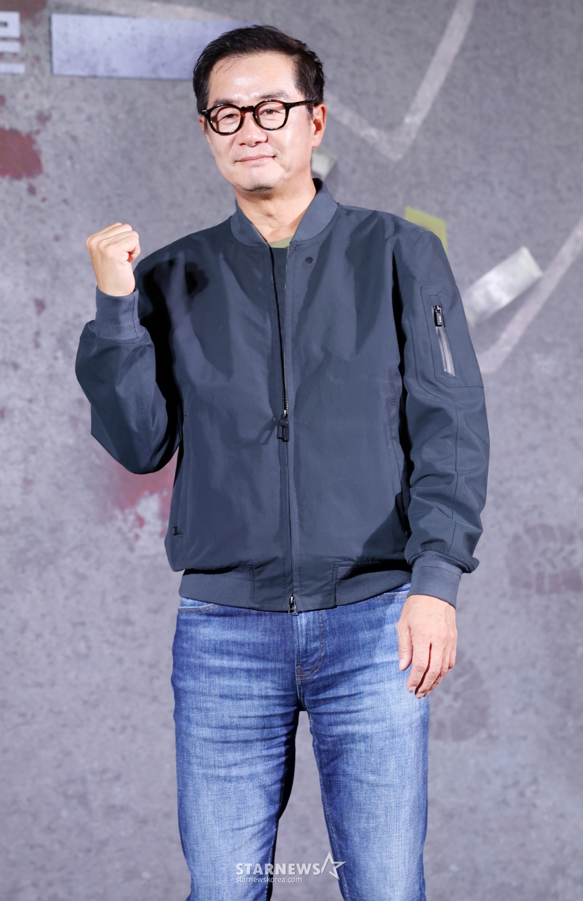 장진 감독이 16일 서울 구로구 신도림 라마다 호텔에서 열린 넷플릭스 예능 '크라임씬 제로' 제작발표회에 참석해 포즈를 취하고 있다. /2025.09.16 /사진=김휘선 hwijpg@