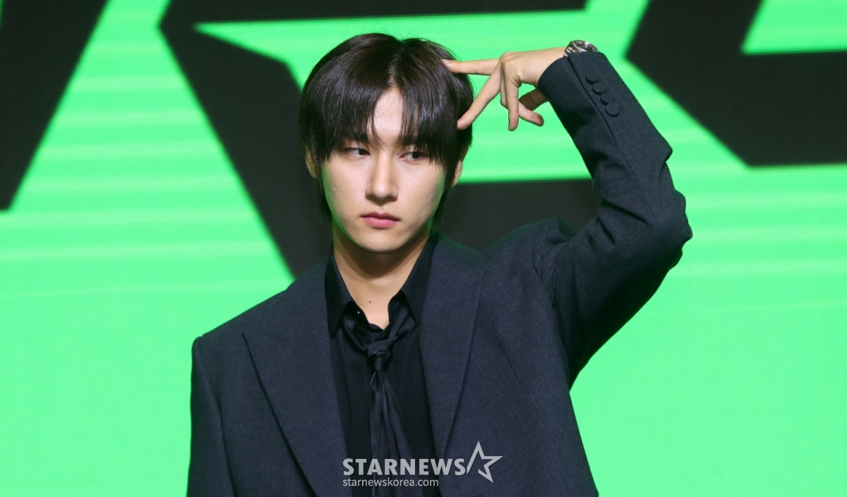 [서울=뉴시스] 김혜진 기자 =  그룹 몬스타엑스 아이엠이 16일 오후 서울 영등포구 콘래드 호텔에서 열린 몬스타엑스 데뷔 10주년 기념 기자간담회에서 포즈를 취하고 있다. 2025.07.16. jini@newsis.com /사진=김혜진