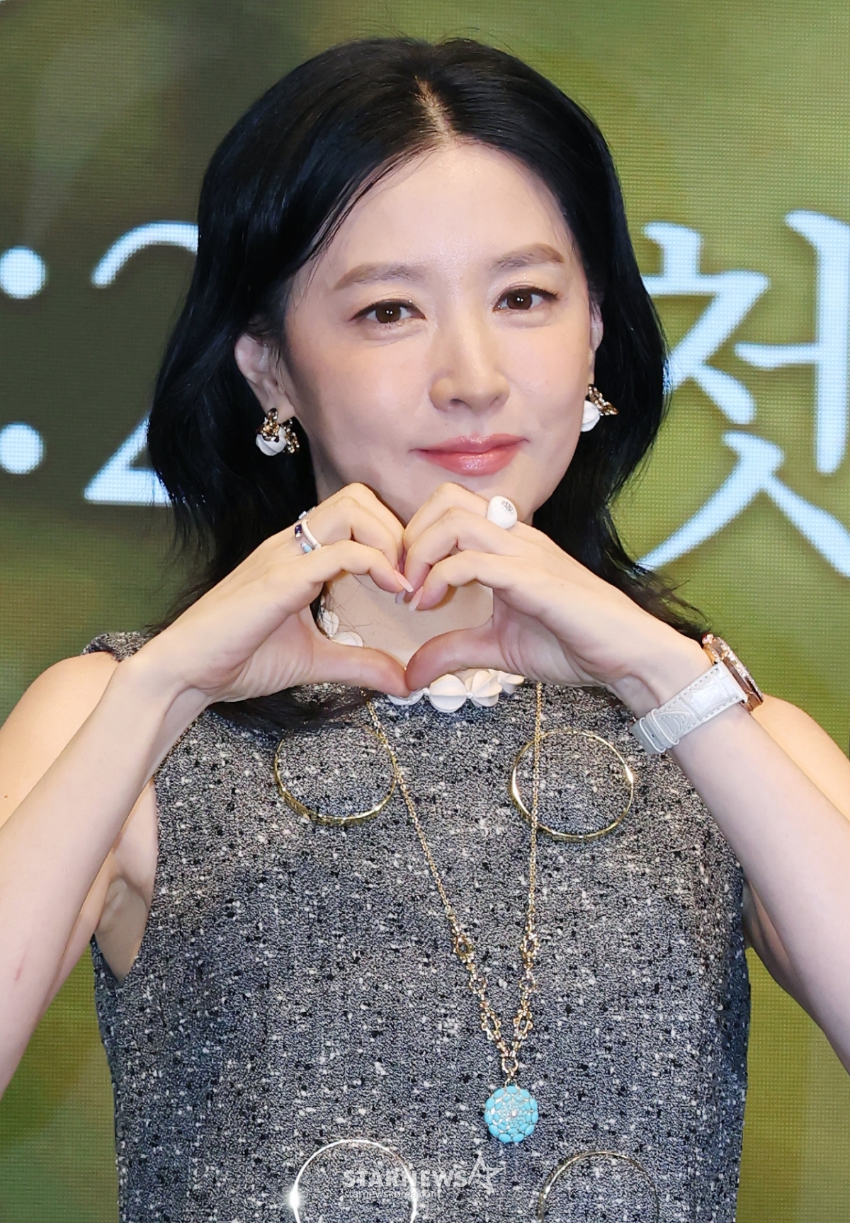 배우 이영애가 16일 오후 서울 구로구 더세인트에서 진행된 KBS 2TV 드라마 '은수 좋은 날' 제작발표회에 참석해 포즈를 취하고 있다.  가족을 지키고 싶은 학부모 강은수와 두 얼굴의 선생 이경이 우연히 얻은 마약 가방으로 벌이는 위험 처절한 동업 일지 '은수 좋은 날'은 오는 20일 첫 방송된다. /2025.09.16 /사진=이동훈 photoguy@