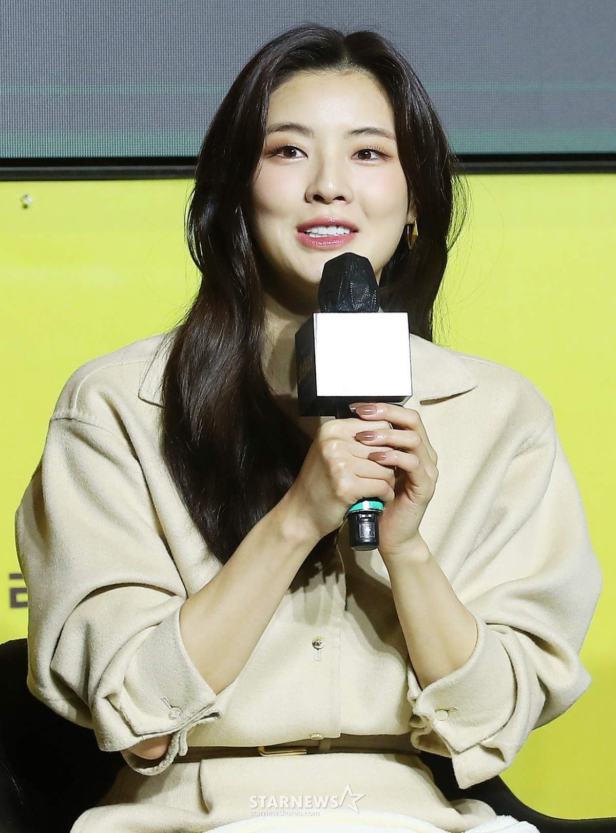 배우 이선빈이 20일 오전 서울 강남구 역삼동 조선팰리스 서울 강남에서 진행된 쿠팡플레이 시리즈 '소년시대' 제작발표회에 참석해 인사말을 하고 있다.  '소년시대'는 1989년 충청남도를 배경으로, 안 맞고 사는 게 인생 일대의 목표인 외톨이 병태가 어느 날 부여 일짱으로 둔갑하면서 벌어지는 이야기를 담고 있다.   '소년시대'는 오는 24일을 시작으로 매주 금요일 오후 8시 쿠팡플레이를 통해 확인할 수 있다. 2023.11.20 /사진=김창현