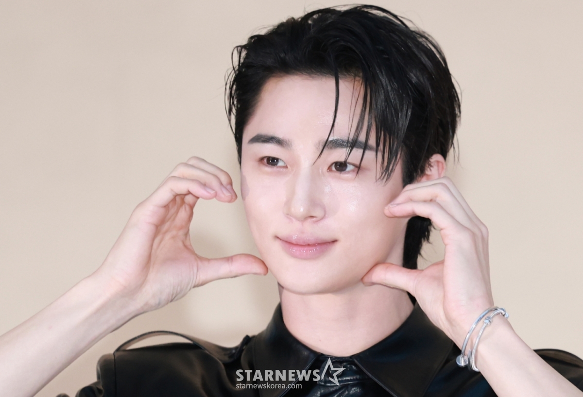 (서울=뉴스1) 권현진 기자 = 배우 변우석이 3일 오후 서울 성동구 하우스 노웨어 서울에서 열린 프리 오픈 행사에 참석해 포즈를 취하고 있다. 2025.9.3/뉴스1  Copyright © 뉴스1. All rights reserved. 무단 전재 및 재배포,  AI학습 이용 금지. /사진=(서울=뉴스1) 권현진 기자