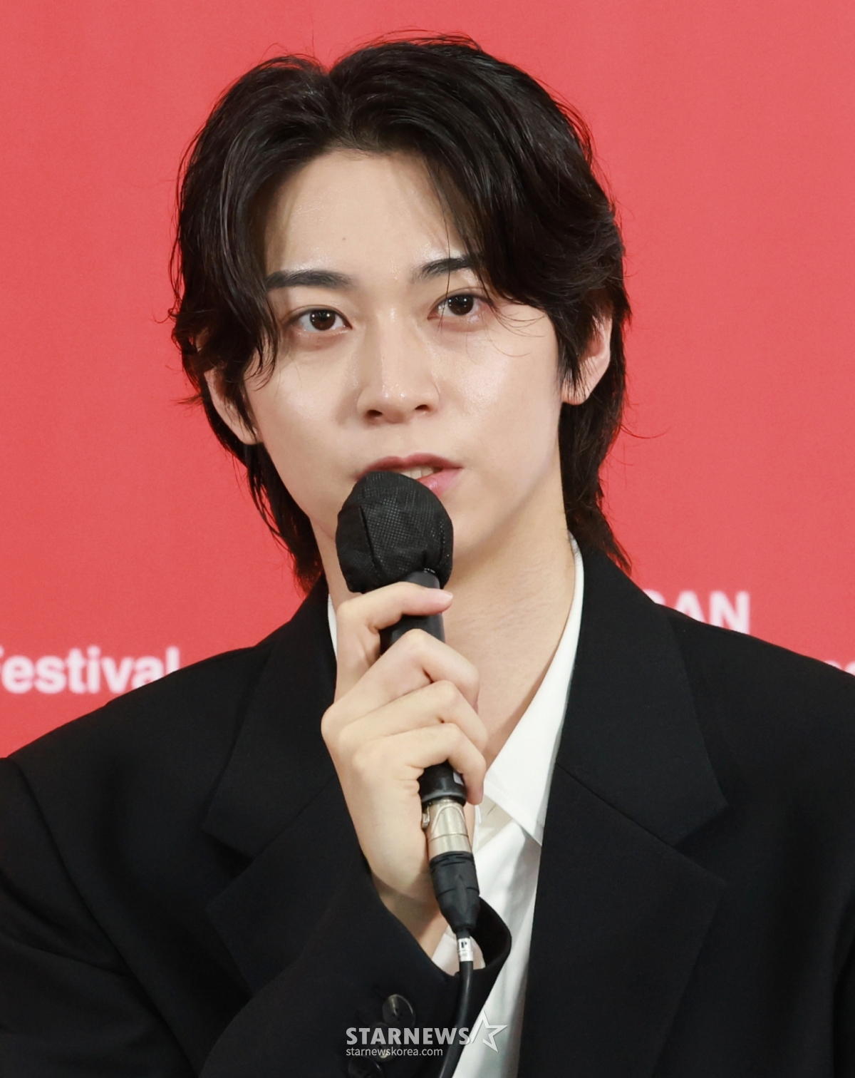 (부산=뉴스1) 권현진 기자 = 배우 한기찬이 19일 오후 부산광역시 해운대구 영화의전당에서 열린 '제30회 부산국제영화제(BIFF)' '결혼 피로연' 기자간담회에 참석해 취재진 질문에 답하고 있다. 2025.9.19/뉴스1  Copyright © 뉴스1. All rights reserved. 무단 전재 및 재배포,  AI학습 이용 금지. /사진=(부산=뉴스1) 권현진 기자
