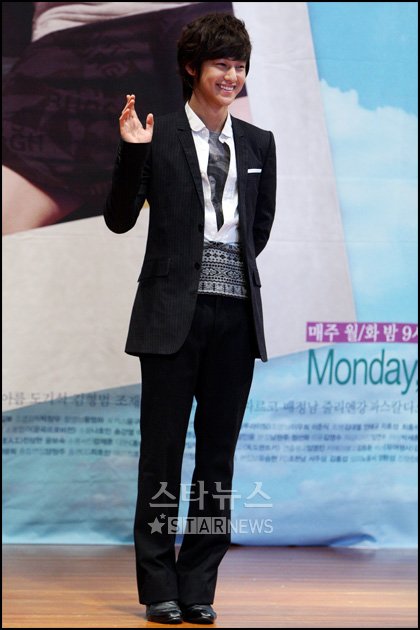 [★포토]김범 '블랙 수트의 귀공자'