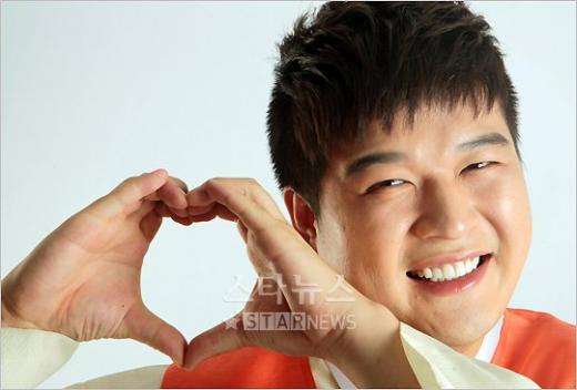 [★포토]신동, 한가위에 왕하트 작렬