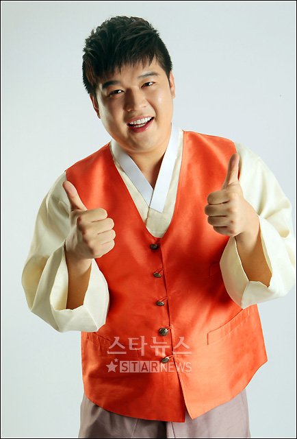 [★포토]신동 '최고로 행복한 추석 되세요'