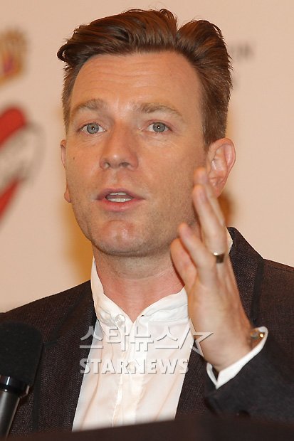 [★포토]질문에 답하는 이완 맥그리거