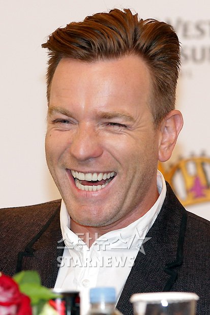 [★포토]이완 맥그리거, '빵 터졌네!'