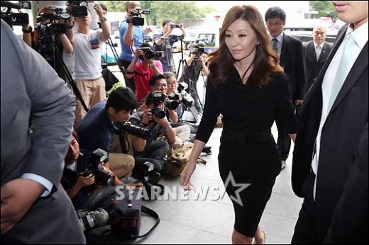 [★포토]이미숙 '고소인 조사 받기 위해 출두'