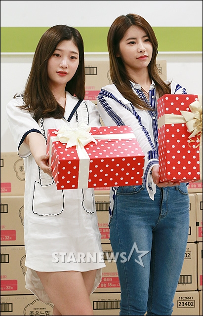 [★포토]정채연-기희현, '마음씨도 예쁜 아이돌'