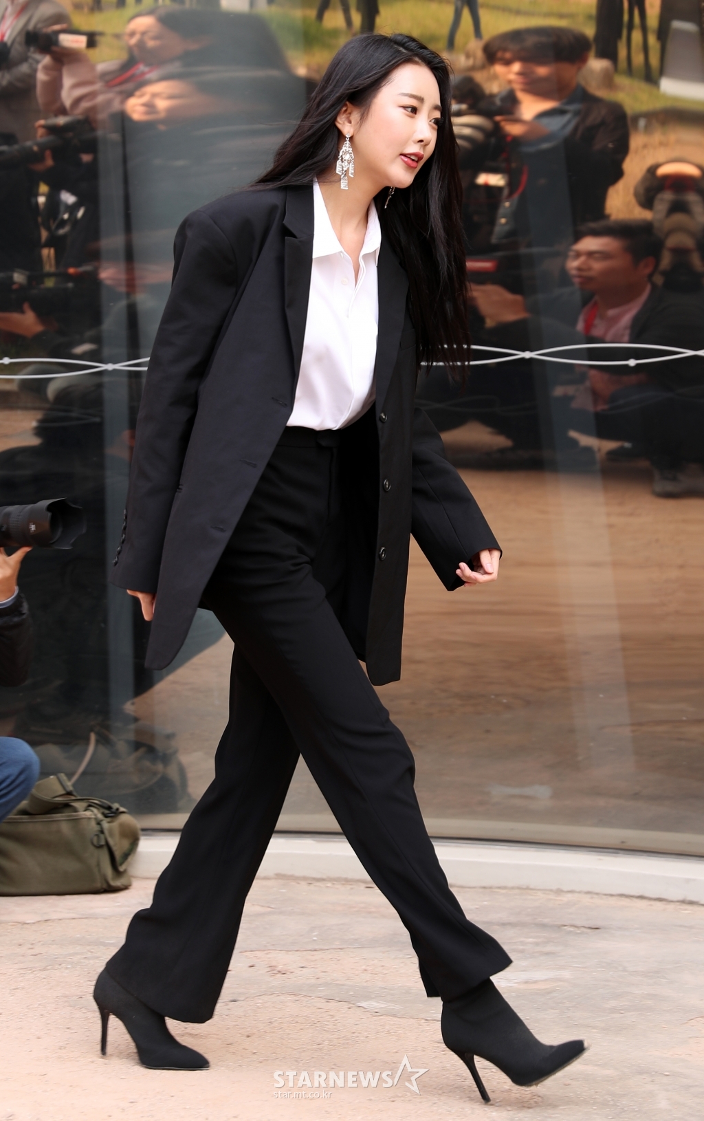 [★포토]수빈, '긴 다리로 시원시원한 워킹'