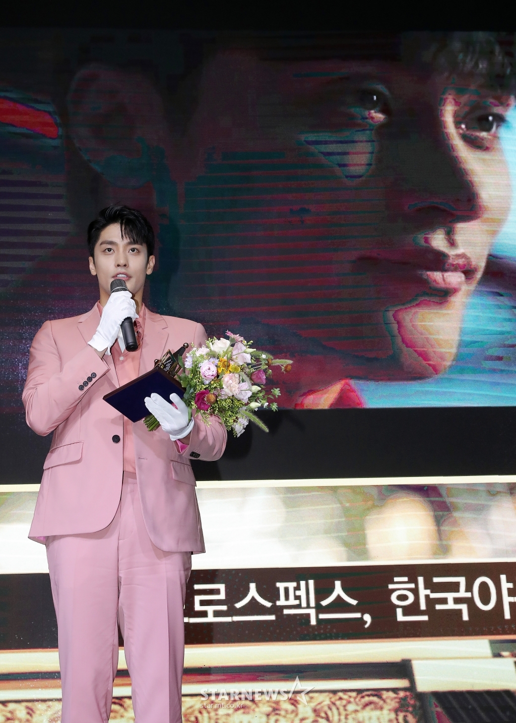 성훈 &amp;#39;CF스타상 수상했어요&amp;#39;[★포토]