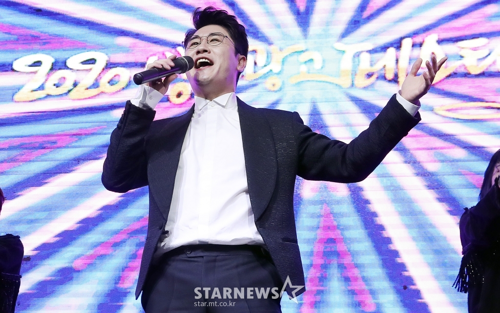 영탁 &amp;#39;무대 황태자&amp;#39;[★포토]