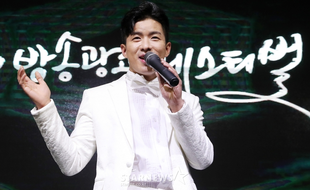 나태주 &amp;#39;빠져드는 무대매너&amp;#39;[★포토]