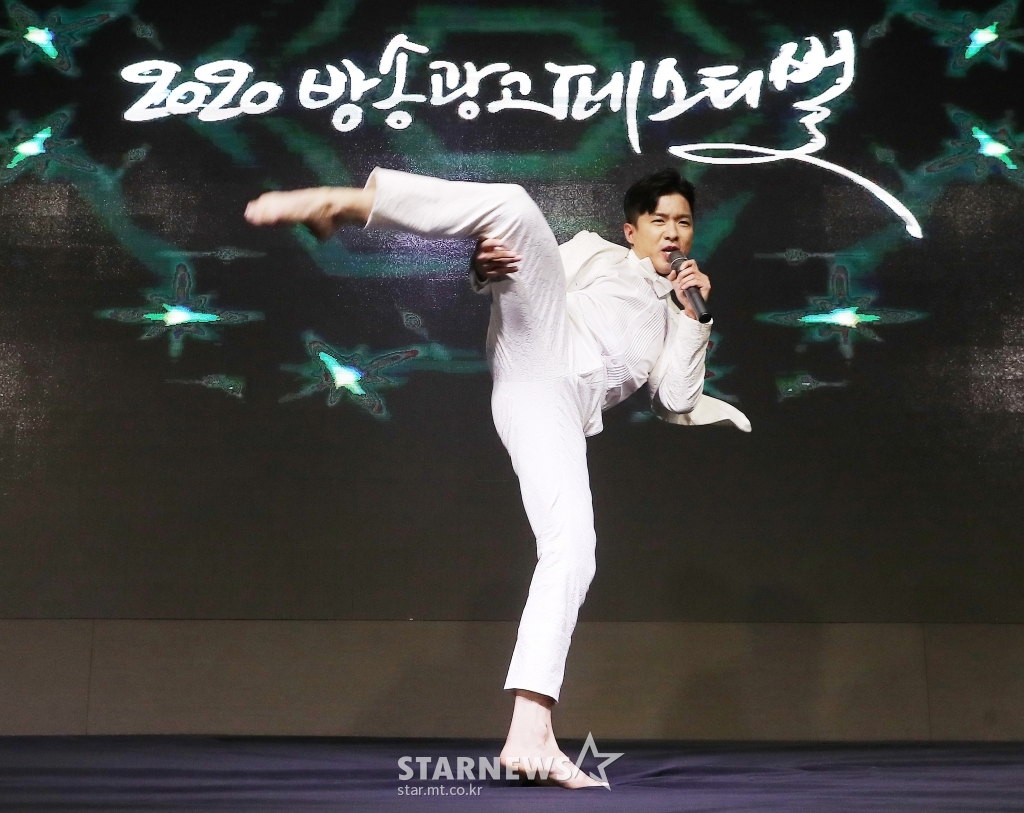 나태주 &amp;#39;이것이 태권트롯!&amp;#39;[★포토]