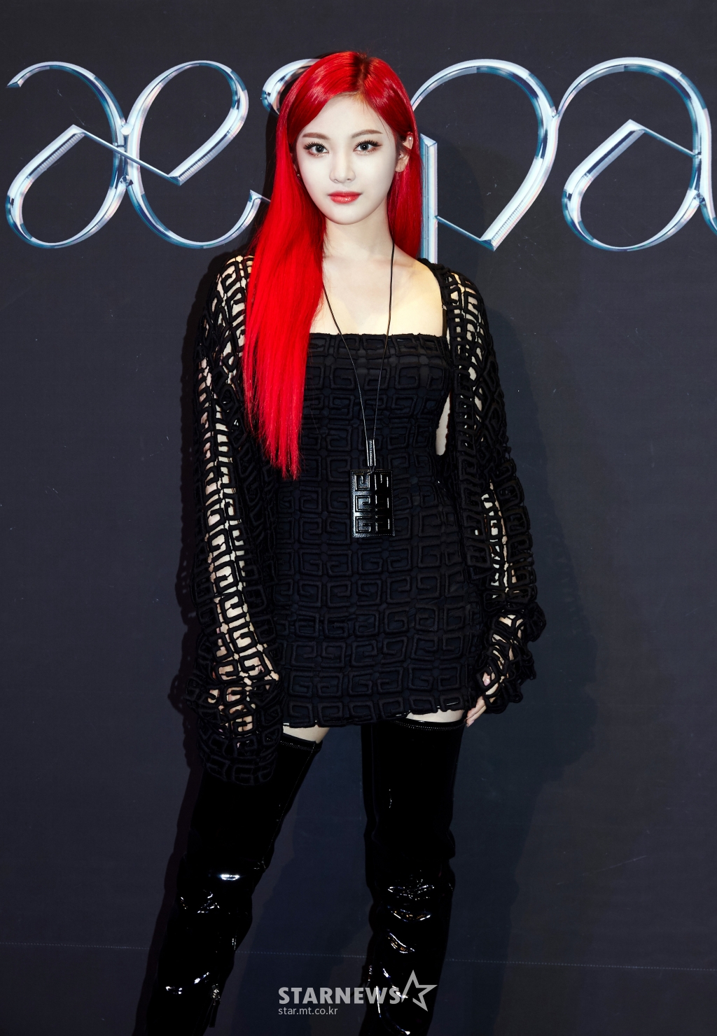 에스파 닝닝 &amp;#39;강렬한 레드&amp;#39;[★포토]