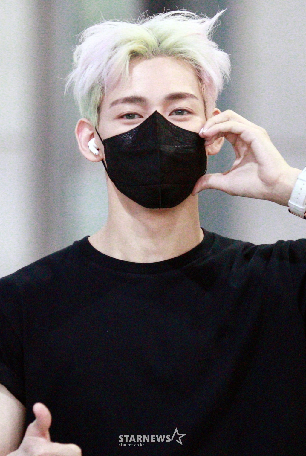 뱀뱀 &amp;#39;볼하트 뿅!&amp;#39;[★포토]