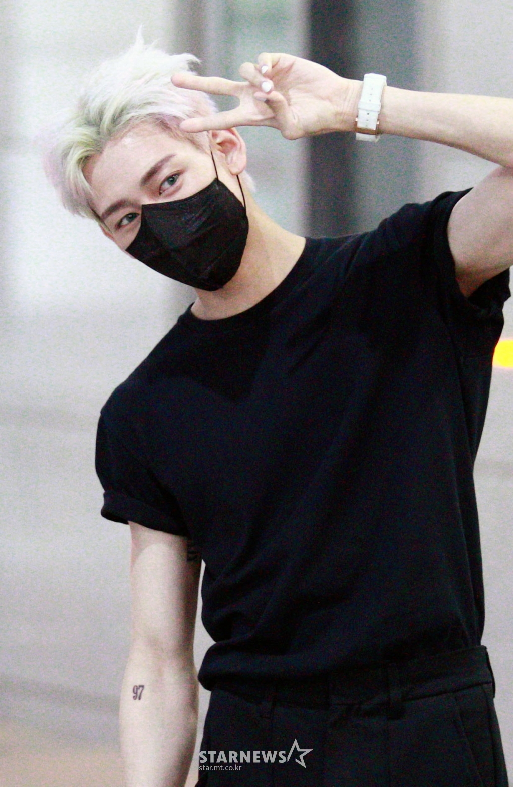 뱀뱀 &amp;#39;멋지게 브이&amp;#39;[★포토]