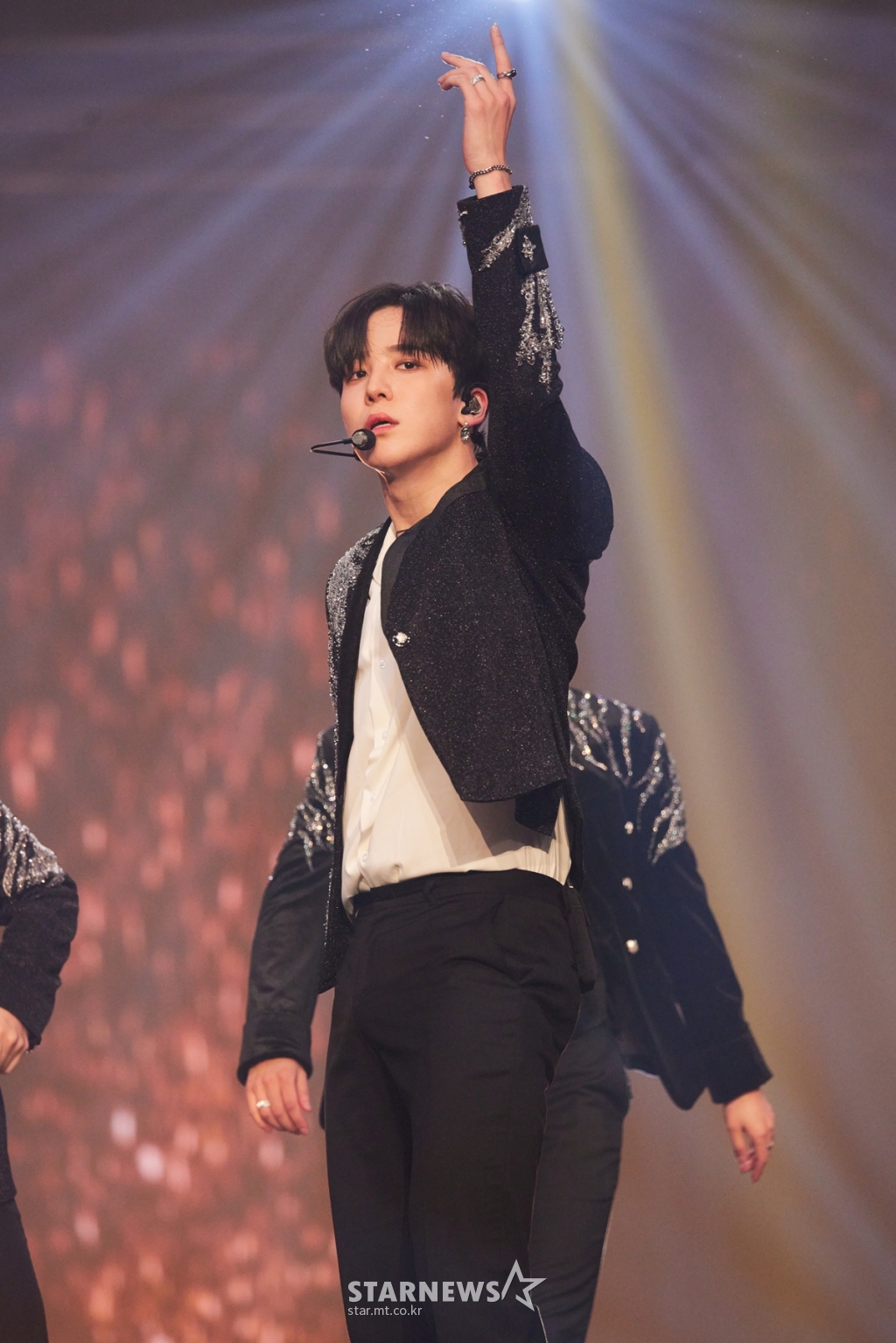 에이티즈 윤호 &amp;#39;눈부신 카리스마&amp;#39;[★포토]