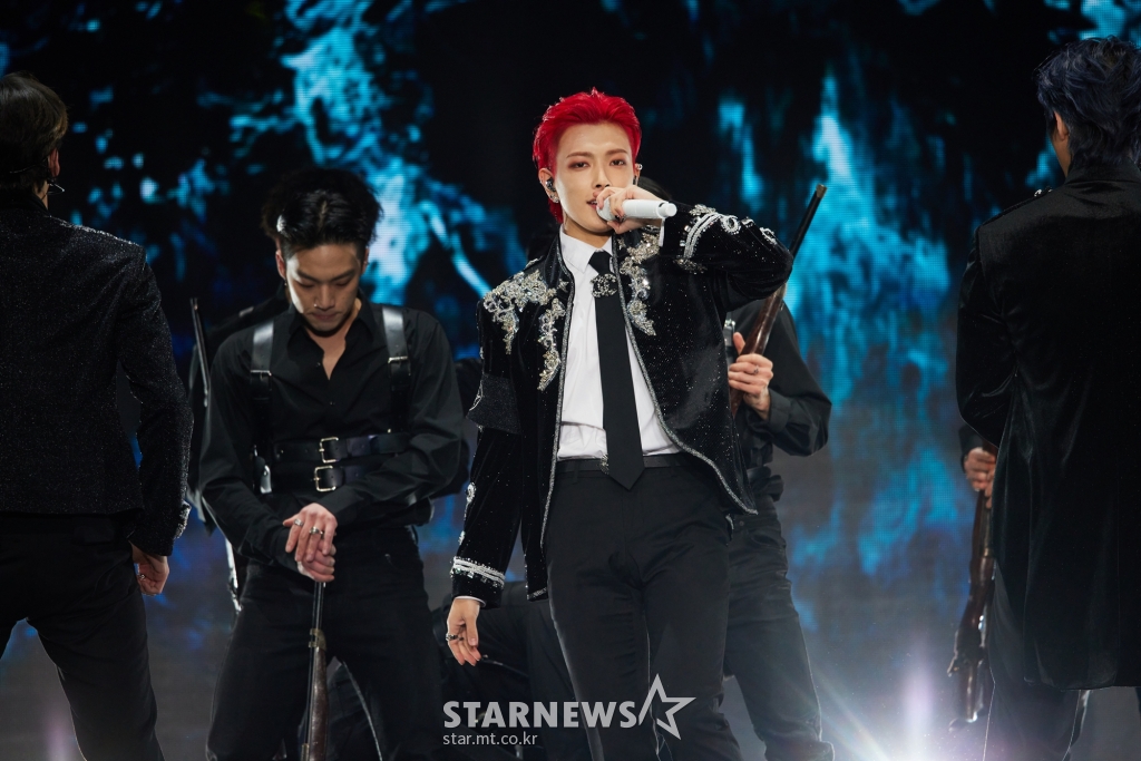 에이티즈 홍중 &amp;#39;섹시레드&amp;#39;[★포토]