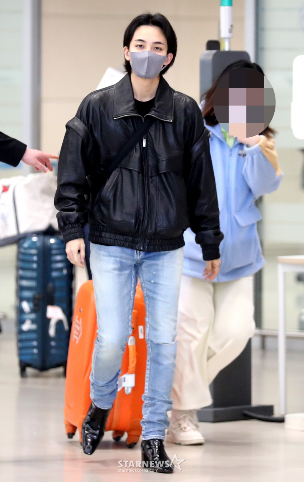 세븐틴 정한 '훈훈한 공항 런웨이'[★포토]