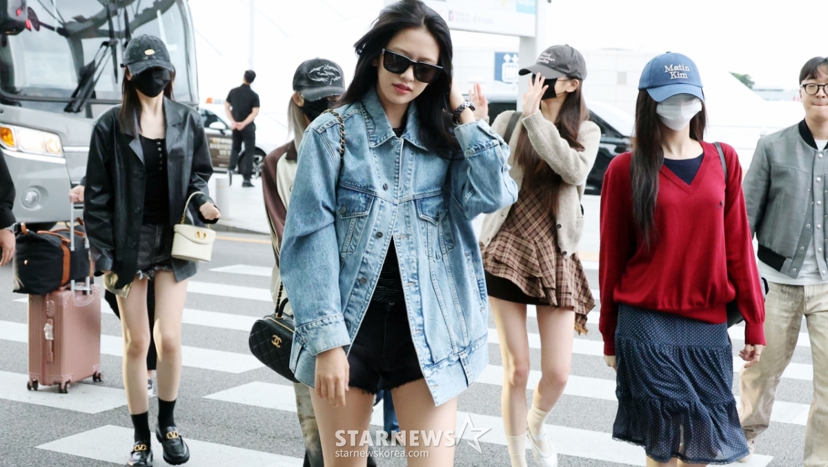 아이브 '잘 다녀올게요'[★포토]