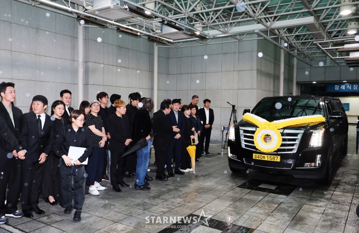 먼길 떠나는 故전유성 '하늘도 울었다'[★포토]