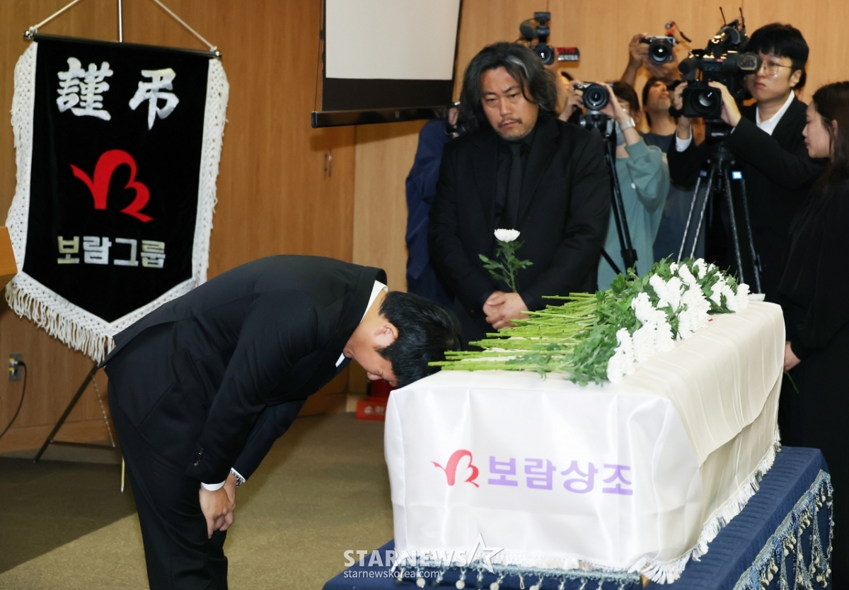 故전유성 영결식 '마지막 인사하는 조세호'[★포토]