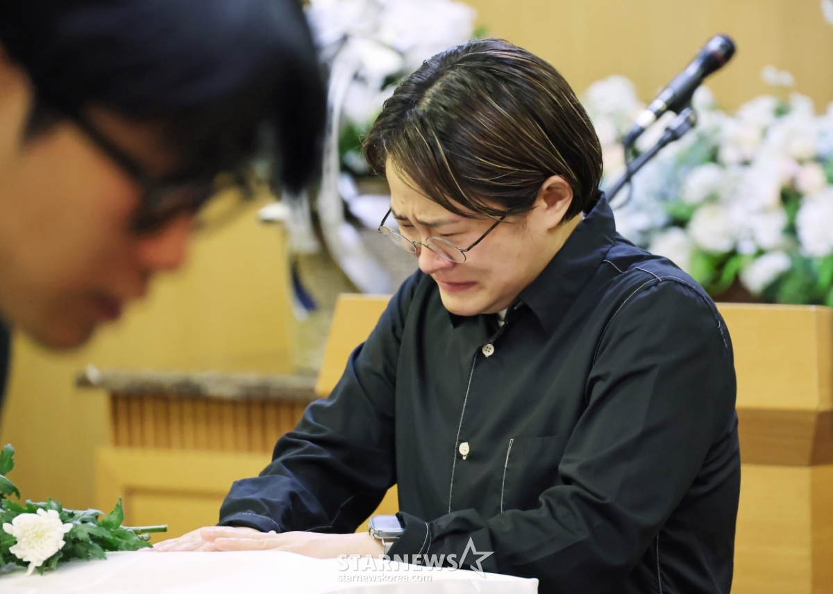 故전유성 영결식 '슬픔에 잠긴 김신영'[★포토]