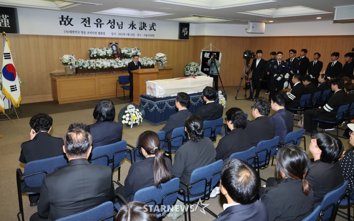故전유성 영결식 엄수[★포토]