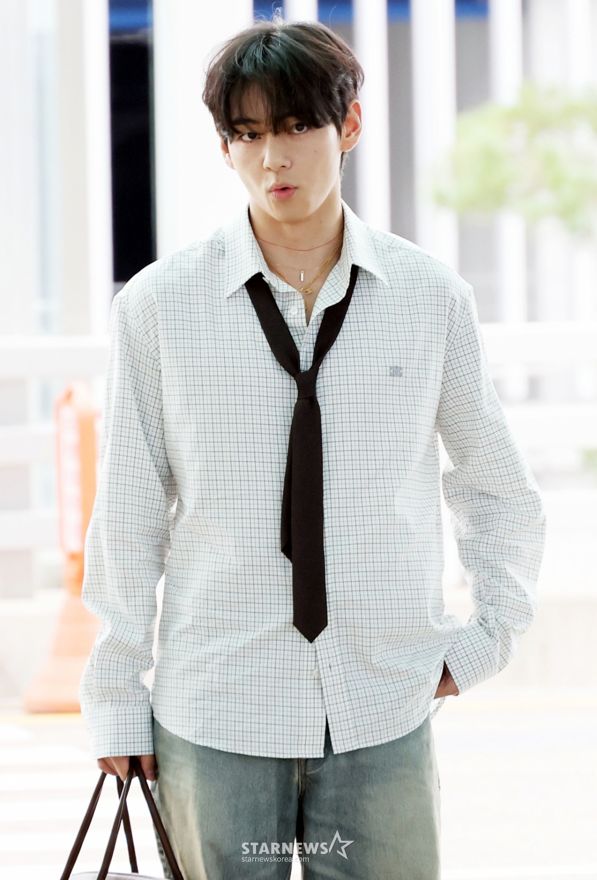 BTS 뷔 '표정으로 말해요~'[★포토]