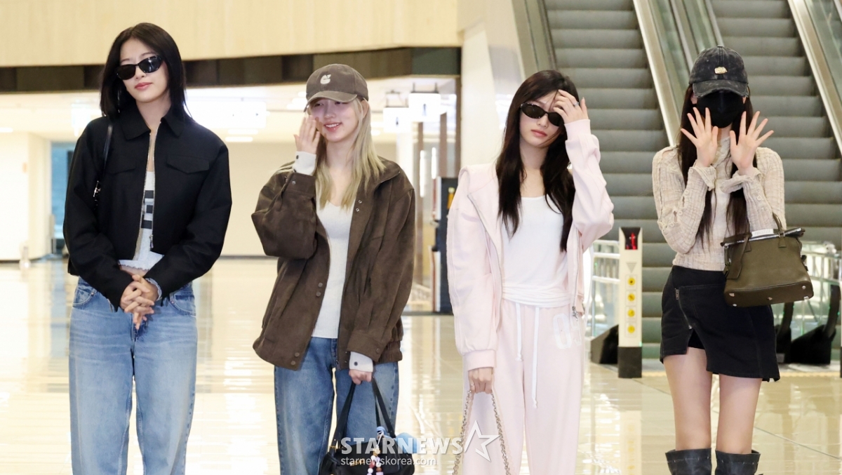 아이브 '예쁜 미소로 출국인사'[★포토]