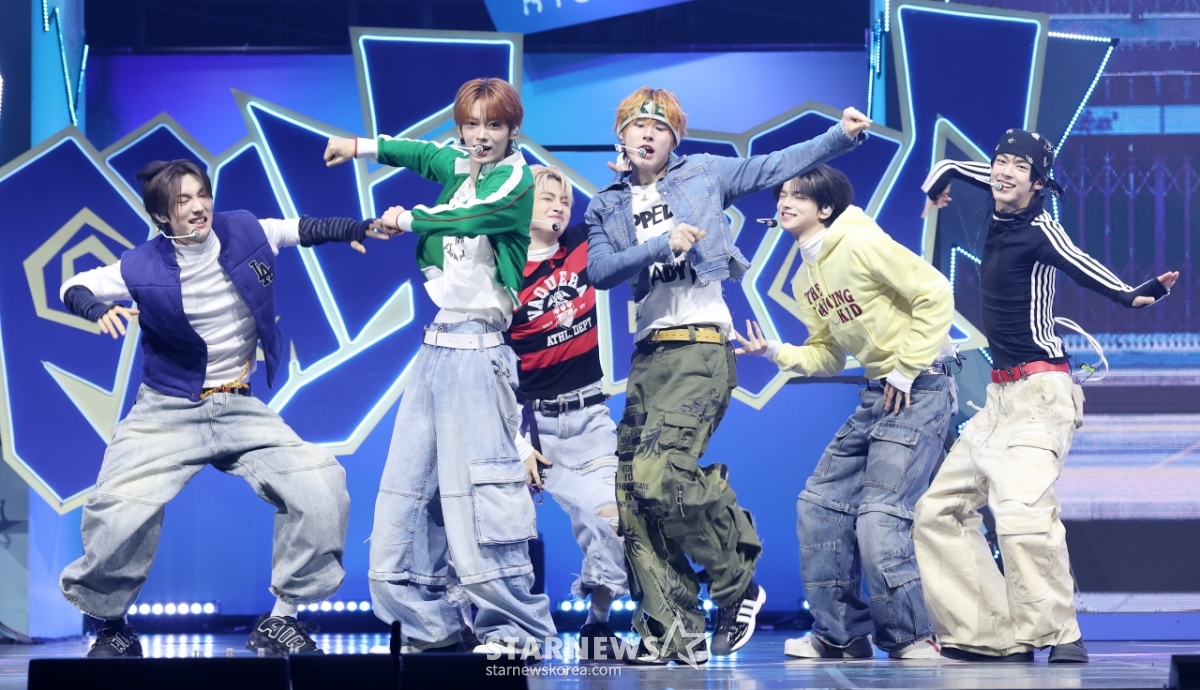 투어스, 청량에서 파워풀을 더한 무대[★포토]