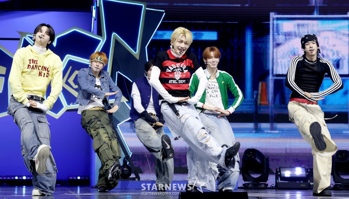 투어스, 발끝까지 칼 각[★포토]