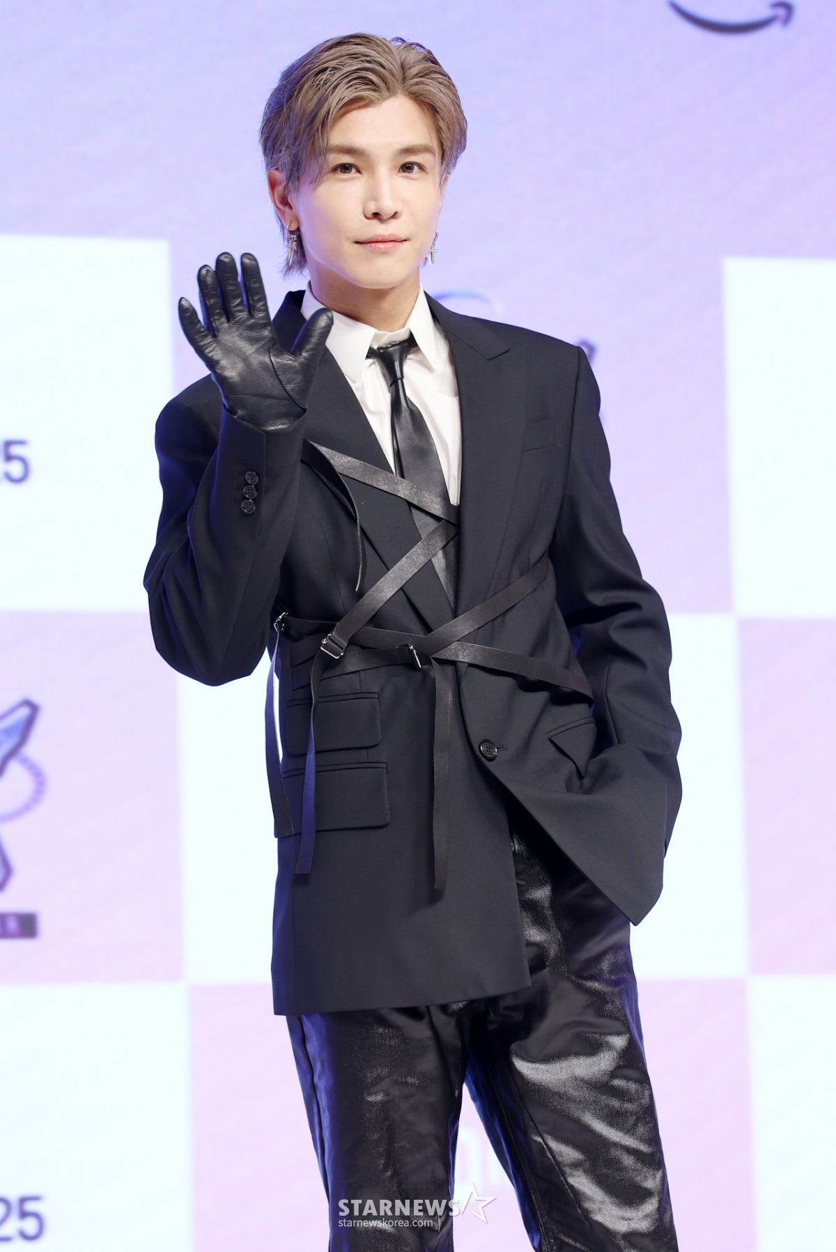 이와타 타카노리, 멋진 손인사[★포토]