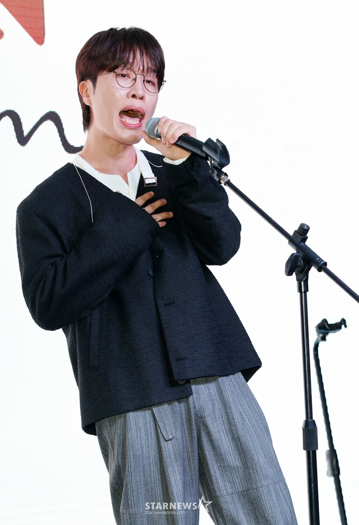 고영배, 노래부를때 가장 섹시한 남자[★포토]