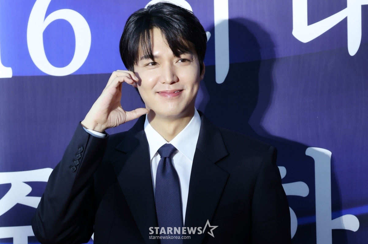 이민호, 대통령표창 수상에 기쁜 볼하트[★포토]