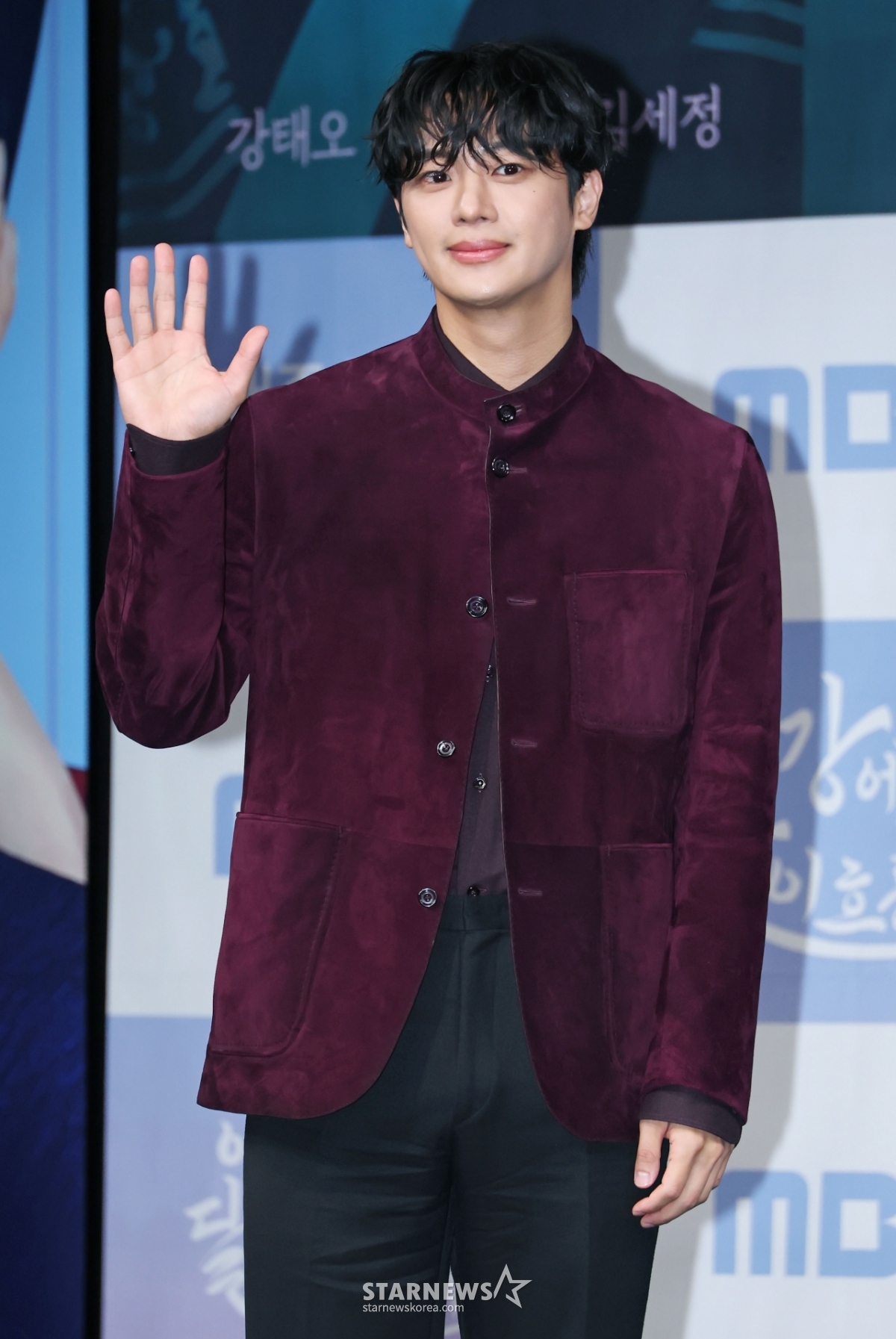 이신영 '여유로운 손인사'[★포토]