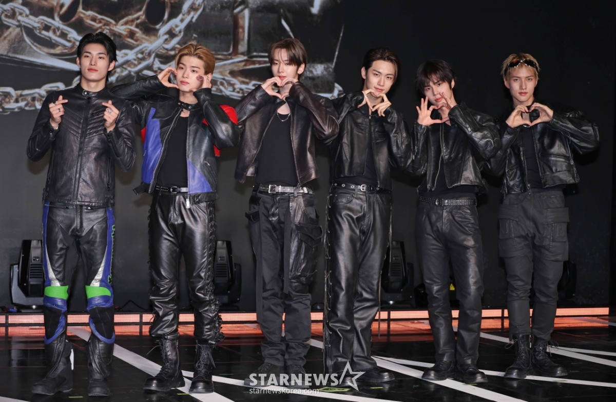 82메이저 '새 앨범 사랑해 주세요'[★포토]