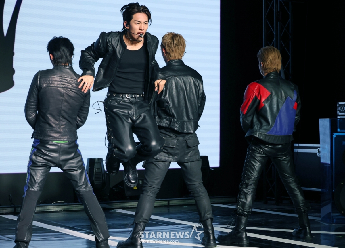 82메이저 '남다른 퍼포먼스'[★포토]