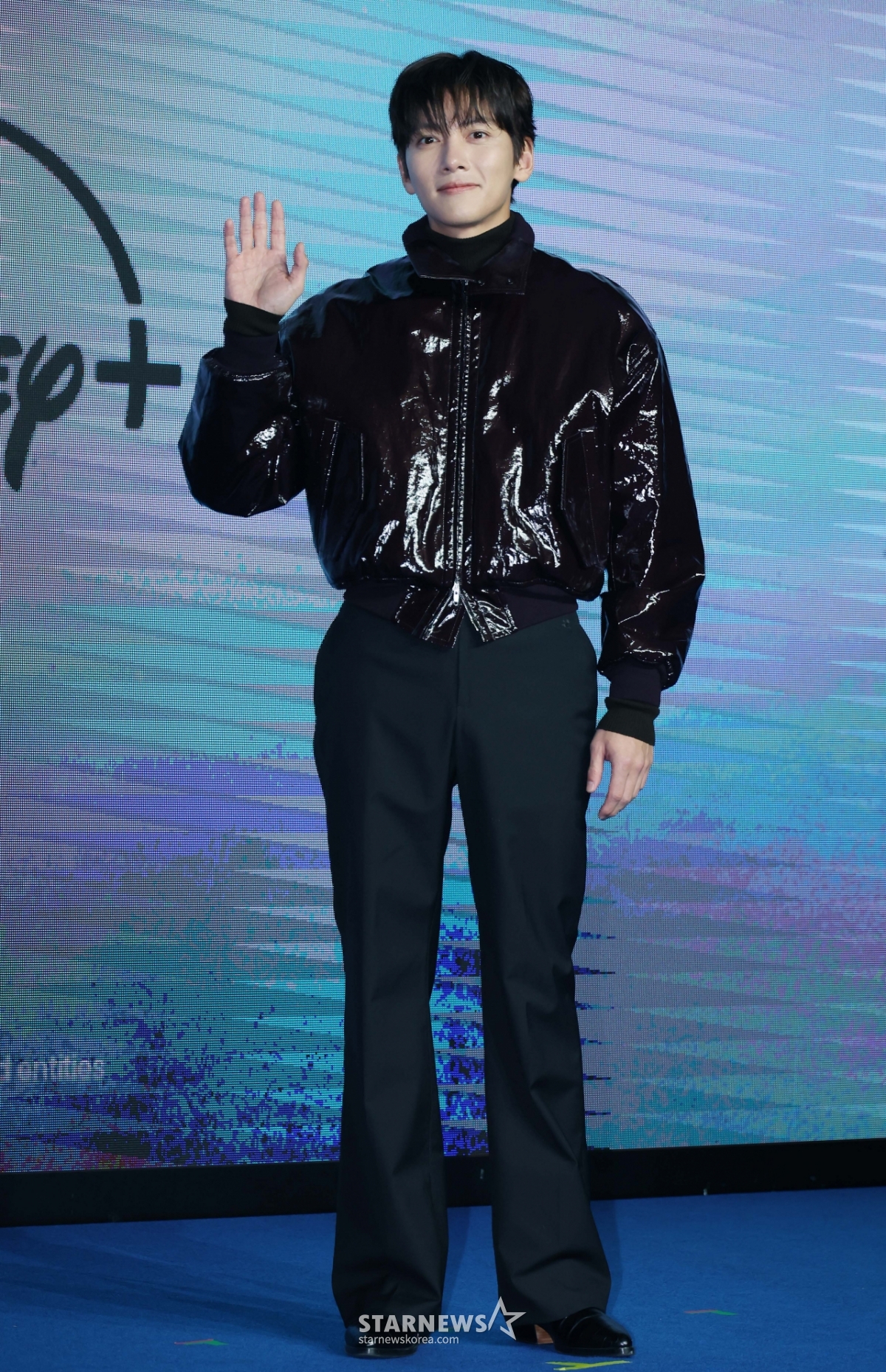 지창욱 '완벽한 손인사'[★포토]