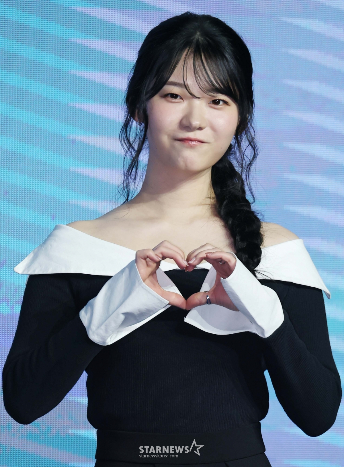 조윤수 '단아한 손하트'[★포토]