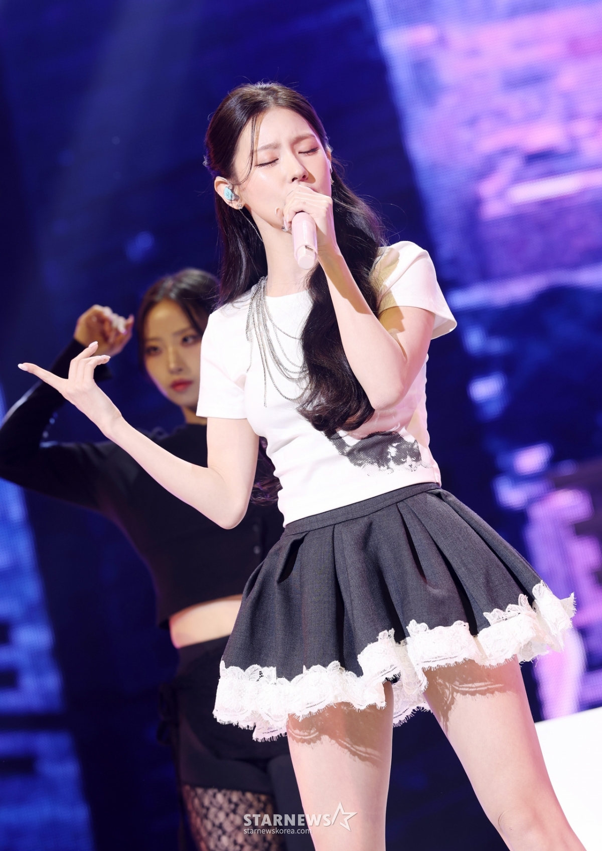 미연, 그룹 아이들과는 확 다른 분위기[★포토]