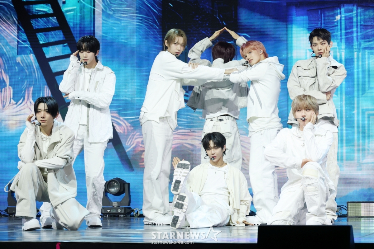 아홉 '완벽한 컴백 퍼포먼스'[★포토]