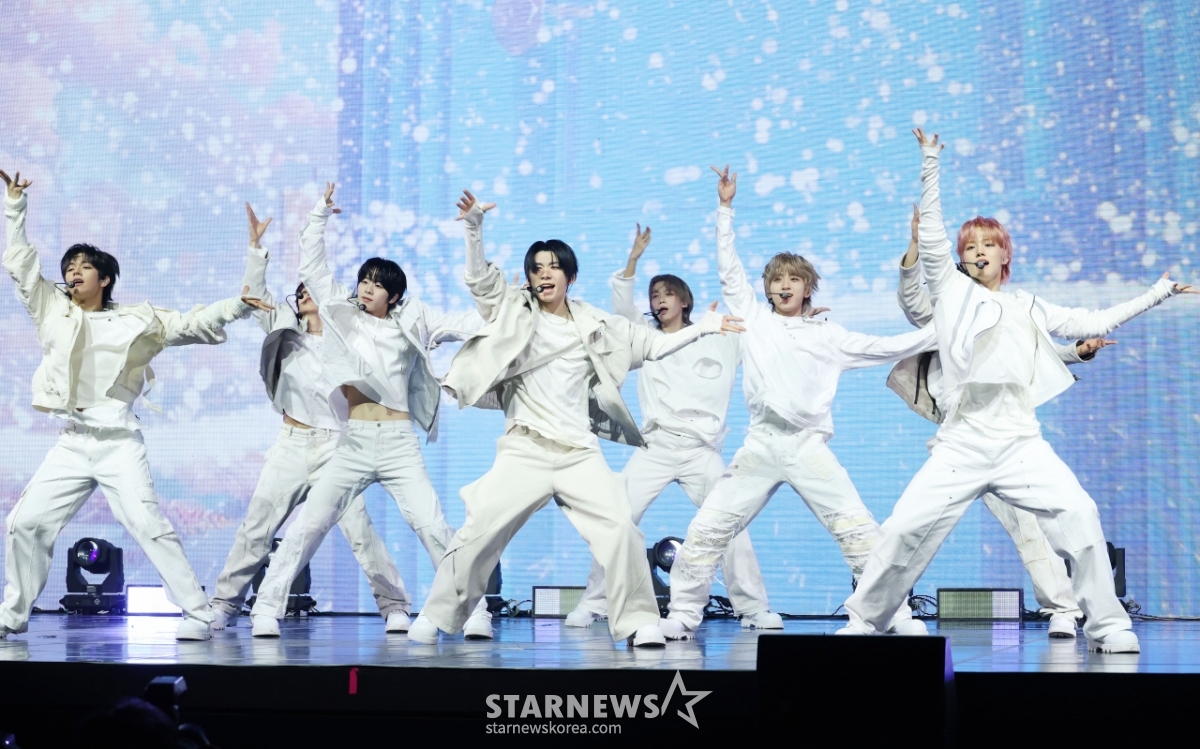 아홉 '폭발적인 컴백 무대'[★포토]