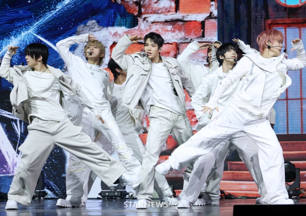 아홉 '완벽한 컴백 무대'[★포토]