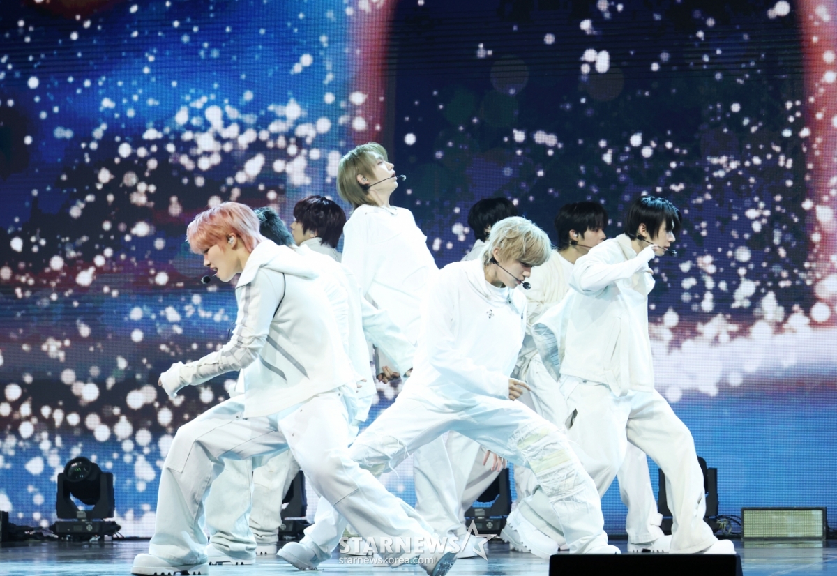 아홉 '동화 같은 무대'[★포토]